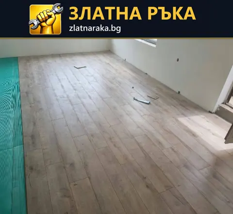 Дълги подови плочки с дървесен рисунък и видими фуги